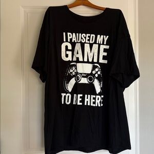Black Graphic T-shirt “I paused my game to be here”